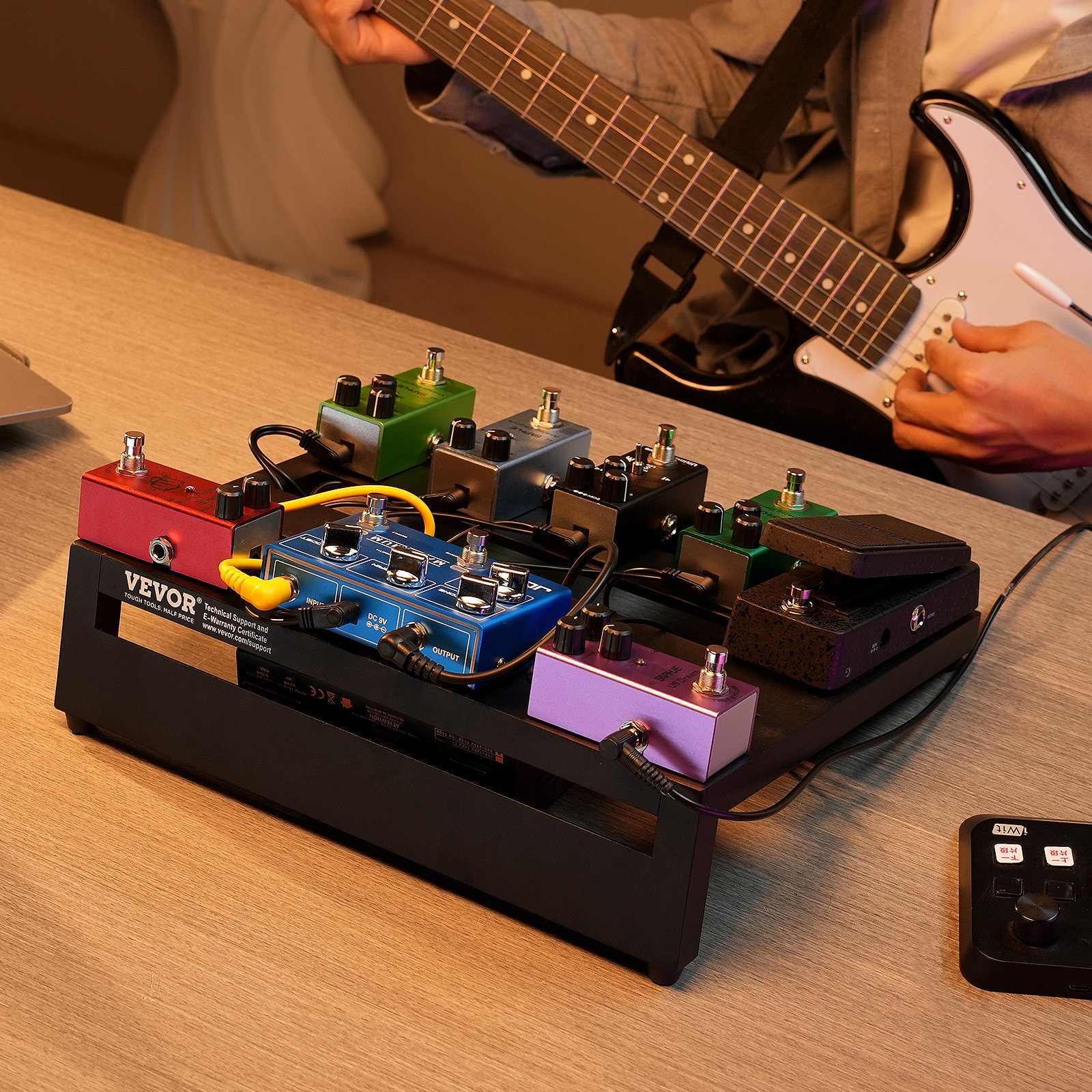 VEVOR Gitarren-Pedalboard 356x280mm Aluminiumlegierung 0,77kg superleichtes Pedalboard für Gitarreneffekte mit Tragetasche hochwertiger fester Klettverschluss-Schultergurt Platz für 8 Gitarrenpedale