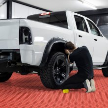 VEVOR Garagen-Bodenbeschläge, 305 x 305 x 13,4 mm, 50er-Set Industrieboden, rutschfeste doppelseitige Struktur-Garagenboden, für Garagen, Keller, Reparaturwerkstätten, Rot