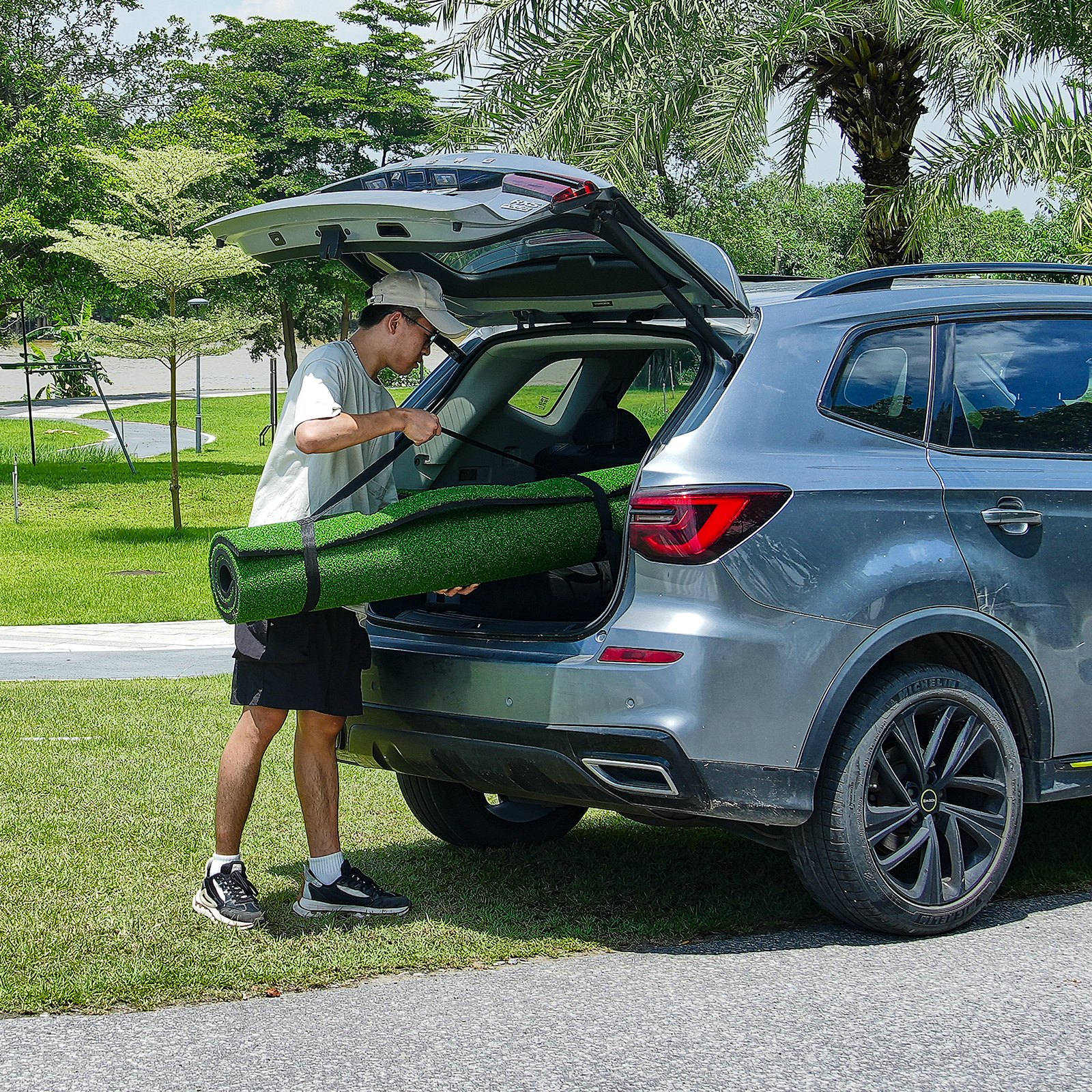 VEVOR 4-in-1-Golf-Schlagmatte, 1,5 x 1,2 m Kunstrasen-Golf-Schlagmatte, verdickte Golfhilfen inklusive 4 austauschbaren Einsätzen, Golf-Übungsmatte für Hinterhof, Driving, Chipping, Training im Innen- und Außenbereich