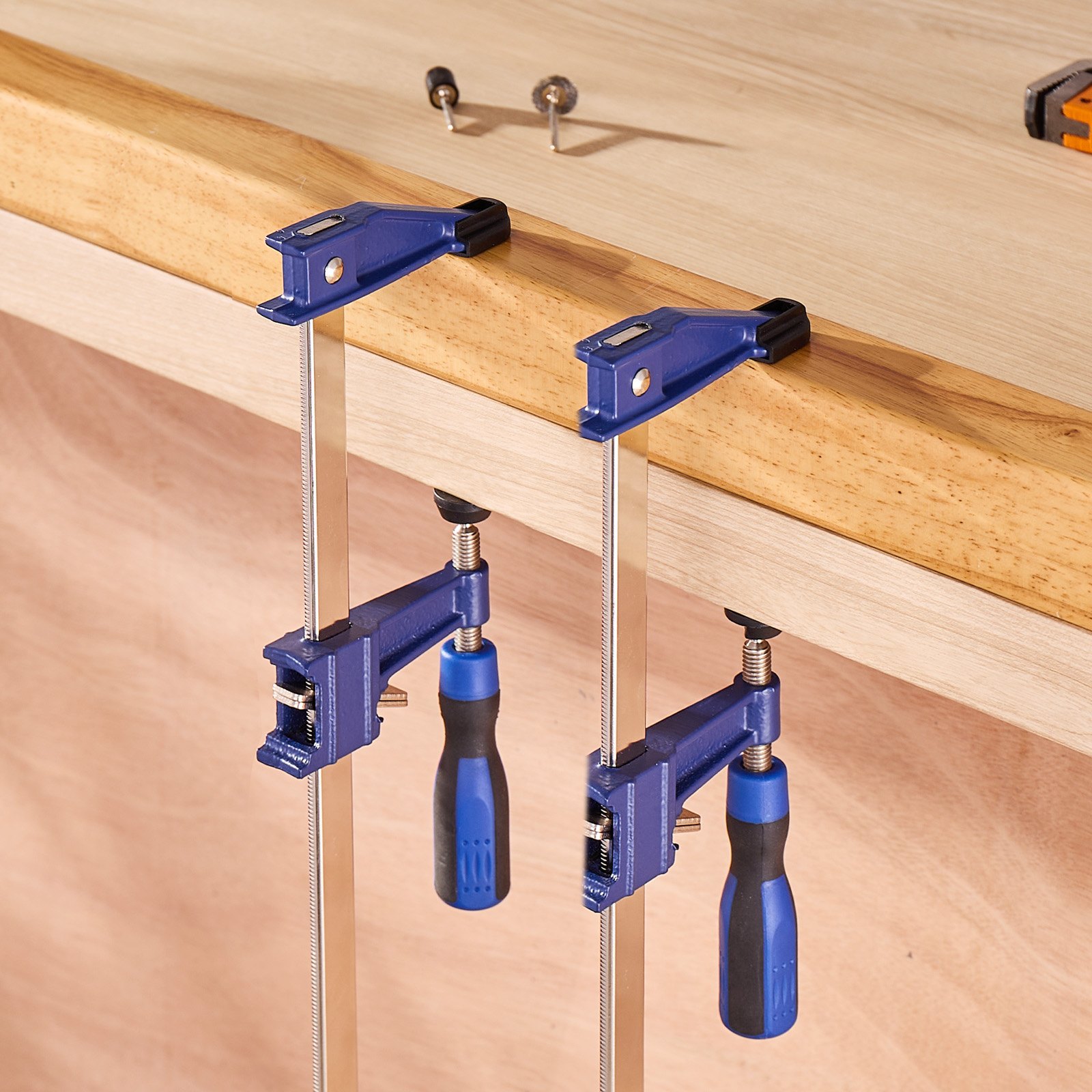 VEVOR Stangenklemmen für Holzbearbeitung 4 Stk. 914 mm Öffnung, feststellbare F-Klemme mit 272 kg Belastungsgrenze, 63,5 mm Tiefe, Gusseisen & Kohlenstoffstahl, einfach zu bedienen, Metallbearbeitung