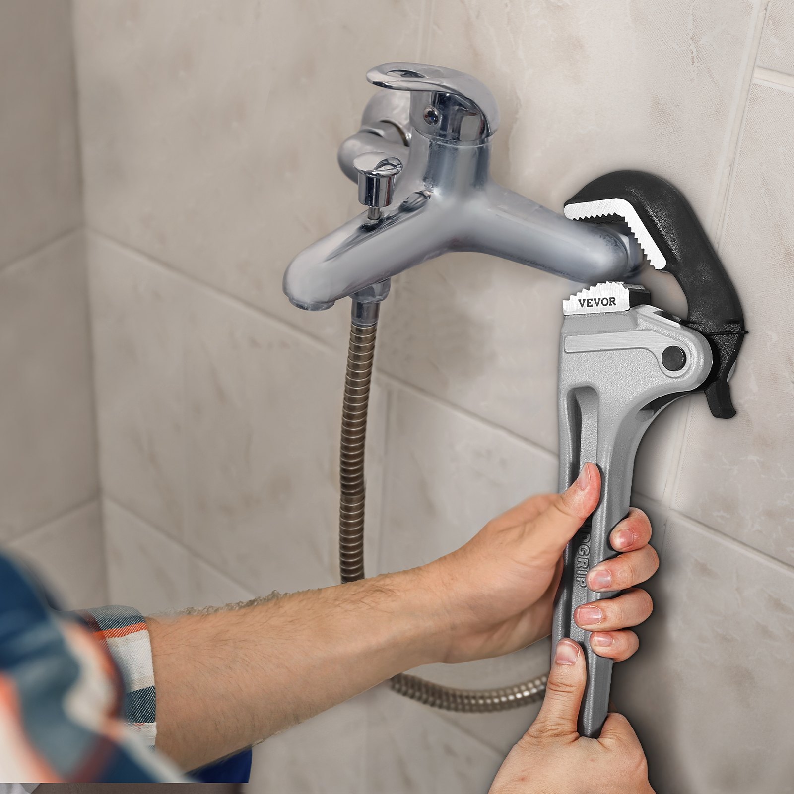 VEVOR Rohrzange, 18 Zoll gerade Aluminium-Rohrzange, automatische Backeneinstellung, verstellbarer Sanitärschlüssel, leicht zu tragen, ergonomischer Griff, aufhängbares Design, für Wasserleitungen, Autoreparaturen