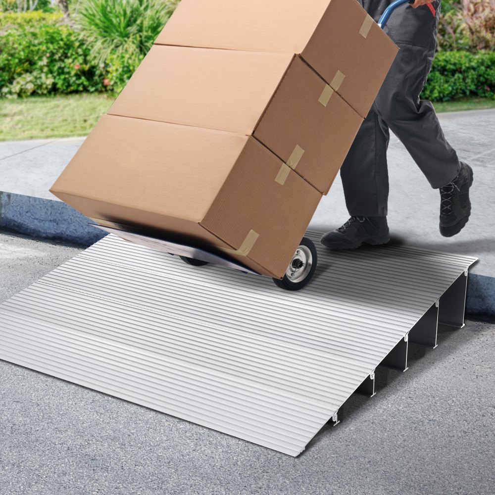 VEVOR Türschwellenrampe 69 x 86,4 x 12,7 cm Rollstuhlrampe 362,8 kg Tragfähigkeit Auffahrrampe aus Aluminiumlegierung Bordsteinrampe modulares Design Schwellenrampe rutschfest Aluminiumrampe Rampe