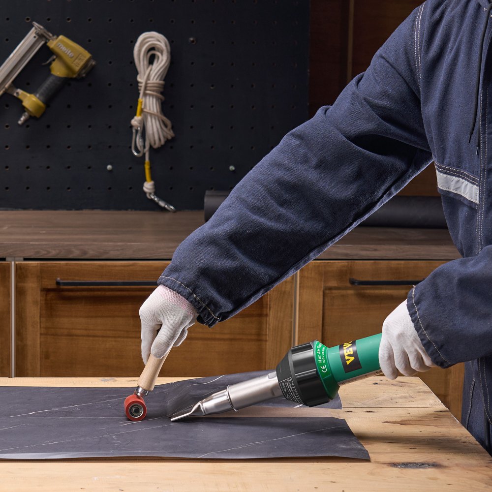VEVOR Heißluft-Kunststoffschweißgerät, 1600 W Heißluftpistole, 50–600 °C PVC TPO Vinyl Schweißbrenner, Hot Air Welder Set mit 17 Zubehörteilen – Werkzeugkasten, Düse, Rolle, Klingen für PP/PE/PVC