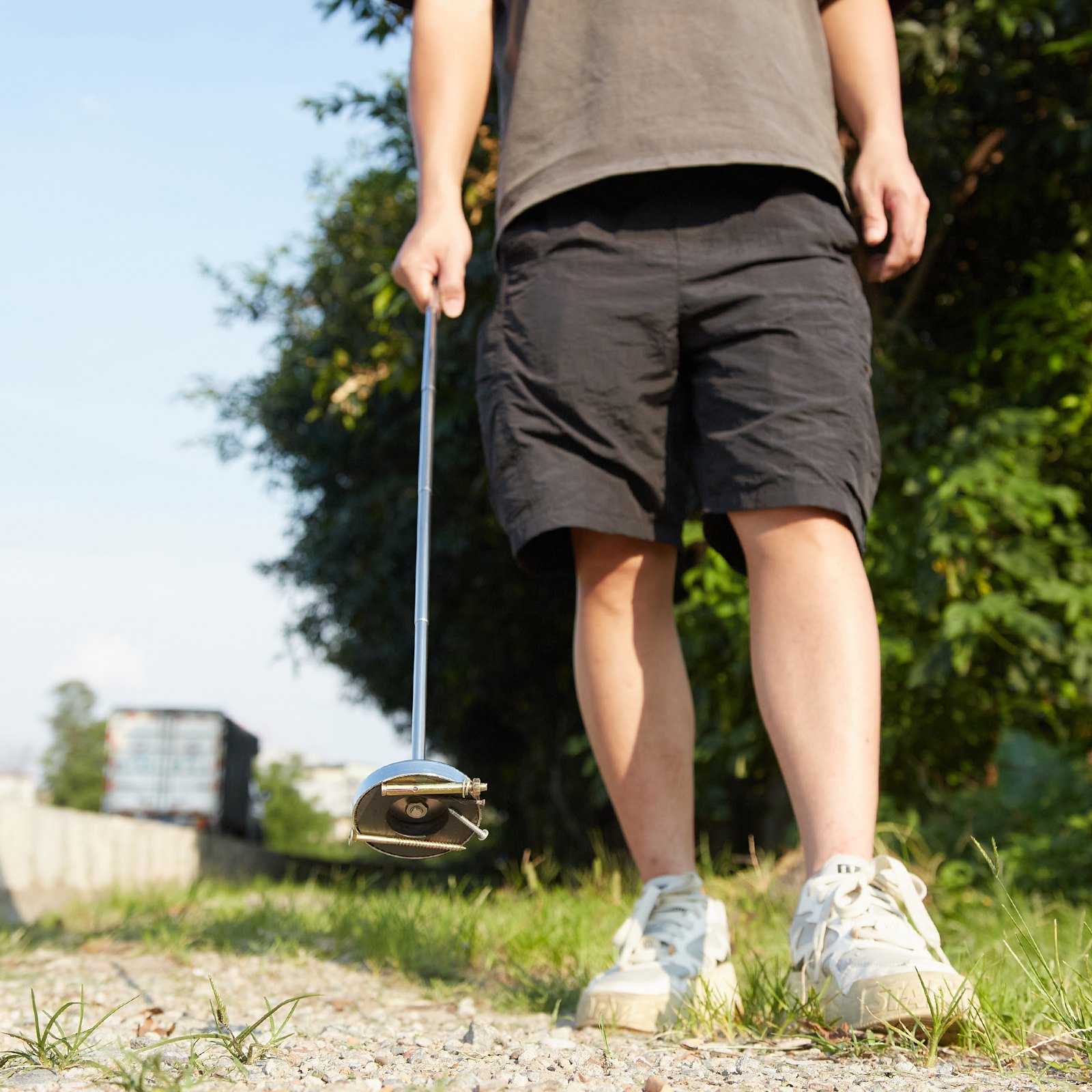 VEVOR Magnetbesen Magnetische Kehrmaschine 210–845 mm, Magnetic Sweeper Magnetisch Magnet Besen Magnetbesen Magnetheber 15,9 kg Magnetkraft Magnetischer Spänesammler Bodenkehrer Kehrmaschine