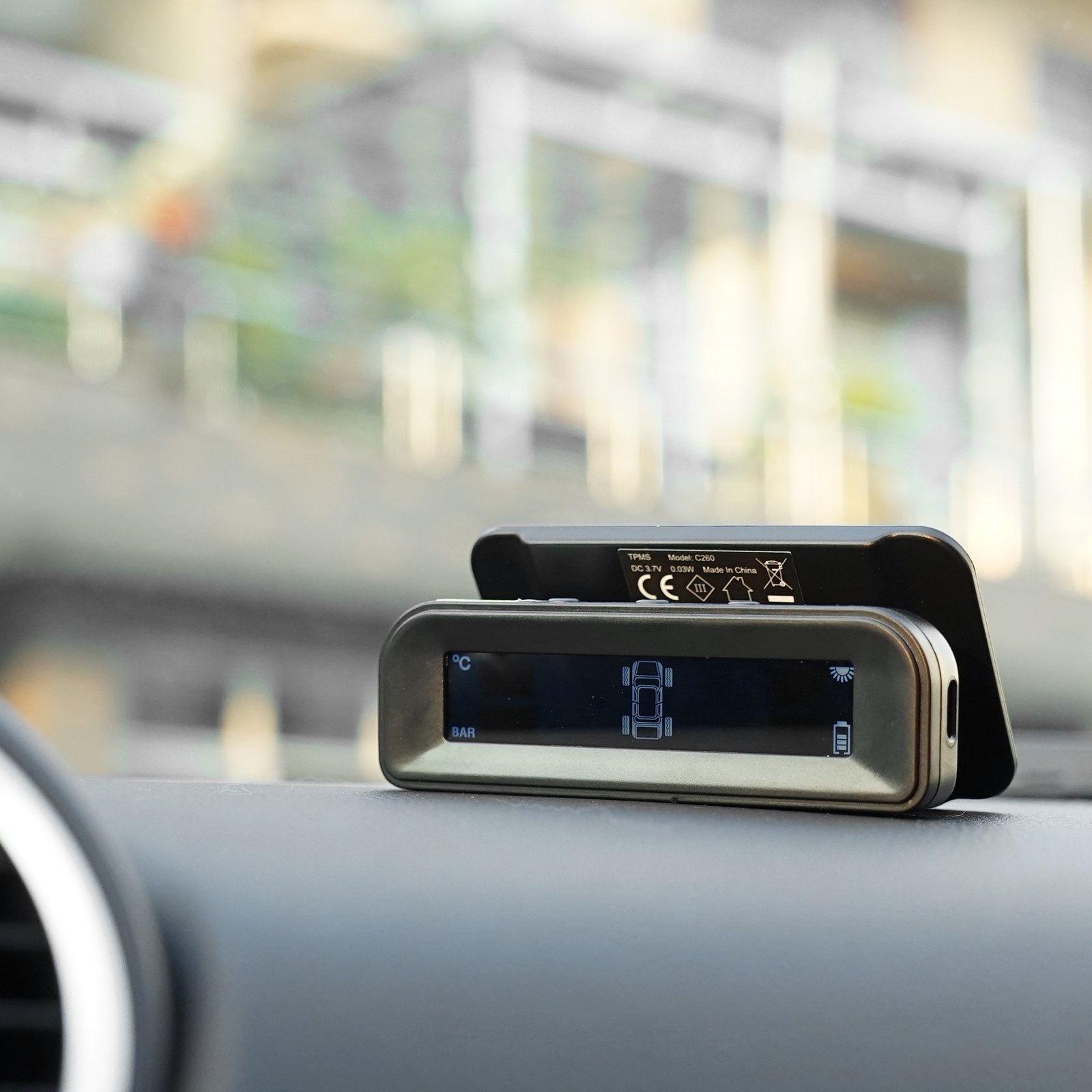 VEVOR Reifendrucküberwachungssystem für Wohnmobile, 7,3–87 psi Anhänger-TPMS, universelles kabelloses Autoalarmsystem, wasserdichtes TPMS-Sensorset mit Solarladung 4 Sensoren 5 Alarmmodi