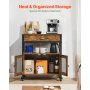 VEVOR Kaffeebarschrank 61 x 36 x 70,5 cm Kaffeebarschrank im Landhausstil mit 4-stufigem Stauraum, beweglicher Kaffeebartisch mit Rollen &Netztür, Sideboard-Buffetschrank für Küche Eingangsbereich