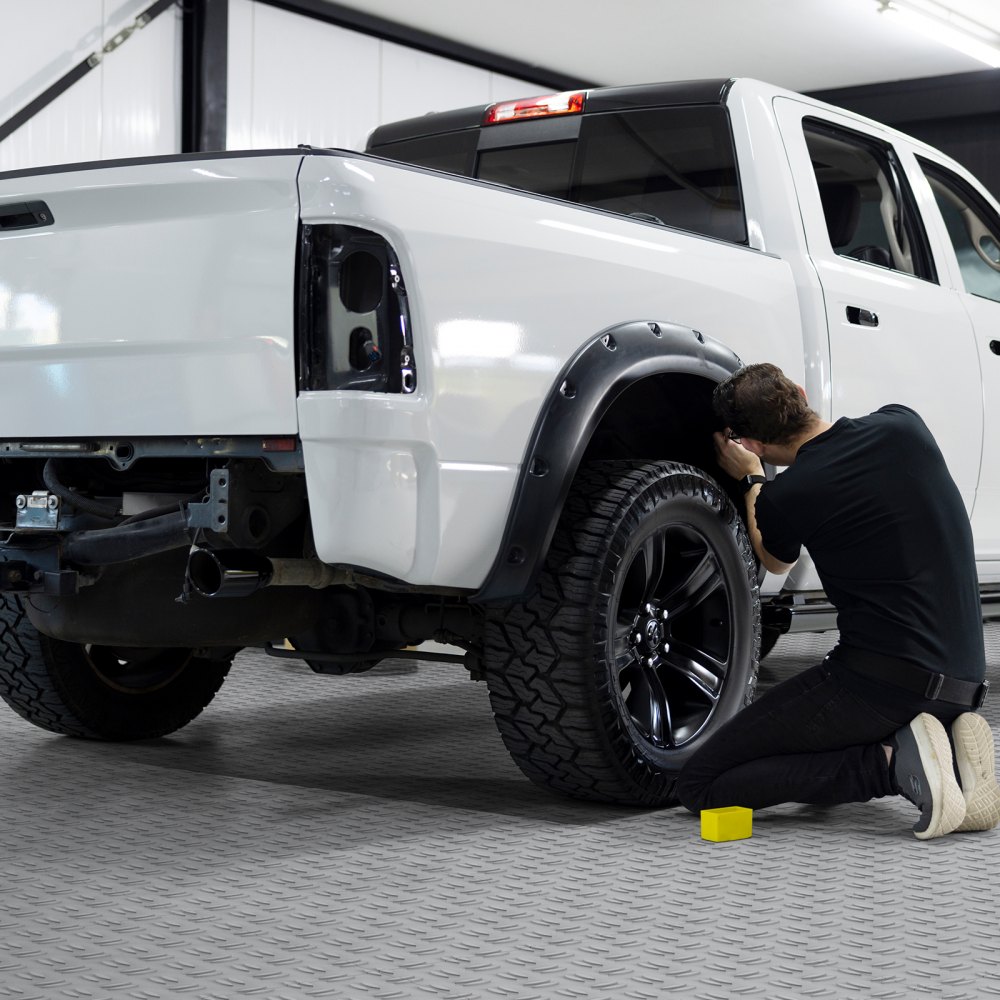 VEVOR Baldosas de Garaje Entrelazadas 50 Piezas Baldosas de PP para Suelo de Garaje 305 x 305 x 13,4 mm Textura Antideslizante de Doble Cara, para Garajes, Sótanos, Talleres de Reparación, Plata