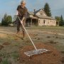 VEVOR Rastrillo Nivelador de Césped con Mango, Placa de Suelo de 355 x 762 mm, Nivelador de Suelo de Acero al Carbono Resistente a la Oxidación, 2 Alturas Ajustables, para Cancha de Golf, Patio