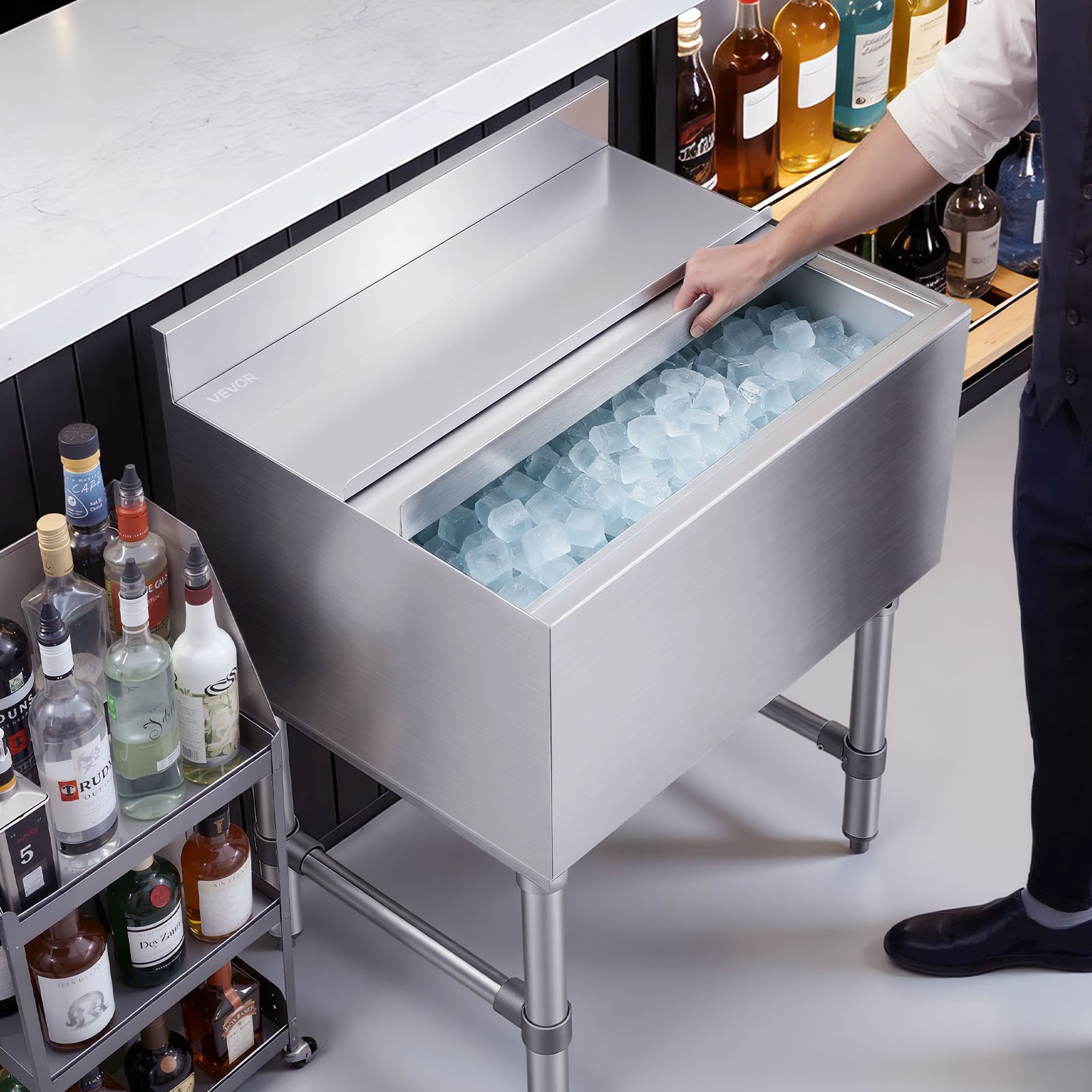 VEVOR Contenedor de Hielo Comercial Capacidad Máxima de 61,6 L, Depósito de Hielo de Acero Inoxidable 61x48,2x85 cm para Debajo de Barra con Tapa Deslizante y Portabotellas para Bar, Restaurante