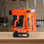 VEVOR Grapadora Eléctrica Inalámbrica 2 en 1, Calibre 18, 15 mm, con 1000 Grapas y 1000 Clavos, Agarre de Goma Antideslizante y Cargador, Ideal para Proyectos de Carpintería y Bricolaje, Naranja