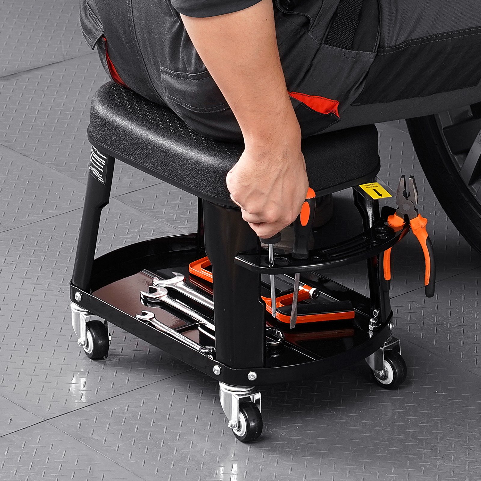 VEVOR Taburete Mecánico con Ruedas Carga de 136 kg Asiento de Garaje Giratorio de 360° Taburete de Trabajo con Bandeja para Herramientas para Garaje, Taller, Reparación de Automóviles, Negro
