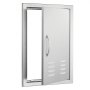 Puerta de acceso para barbacoa VEVOR en acero inoxidable con tirador y ranuras de ventilación, parcialmente abierta.