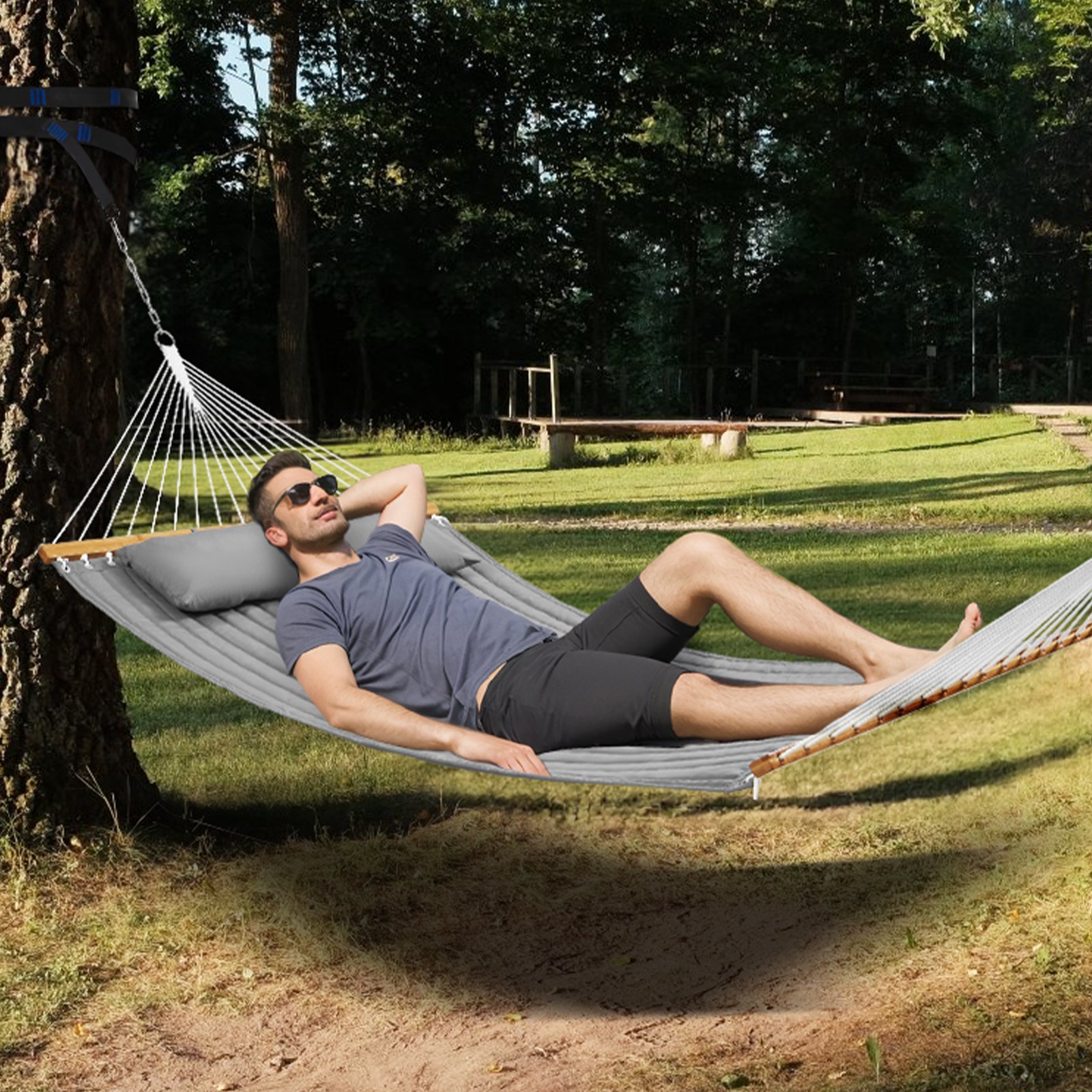 VEVOR Hamaca doble de tela acolchada carga de 500 libras hamaca doble con barras separadoras de madera dura para 2 personas con almohada extraíble y cadenas para exteriores, patio, playa, gris