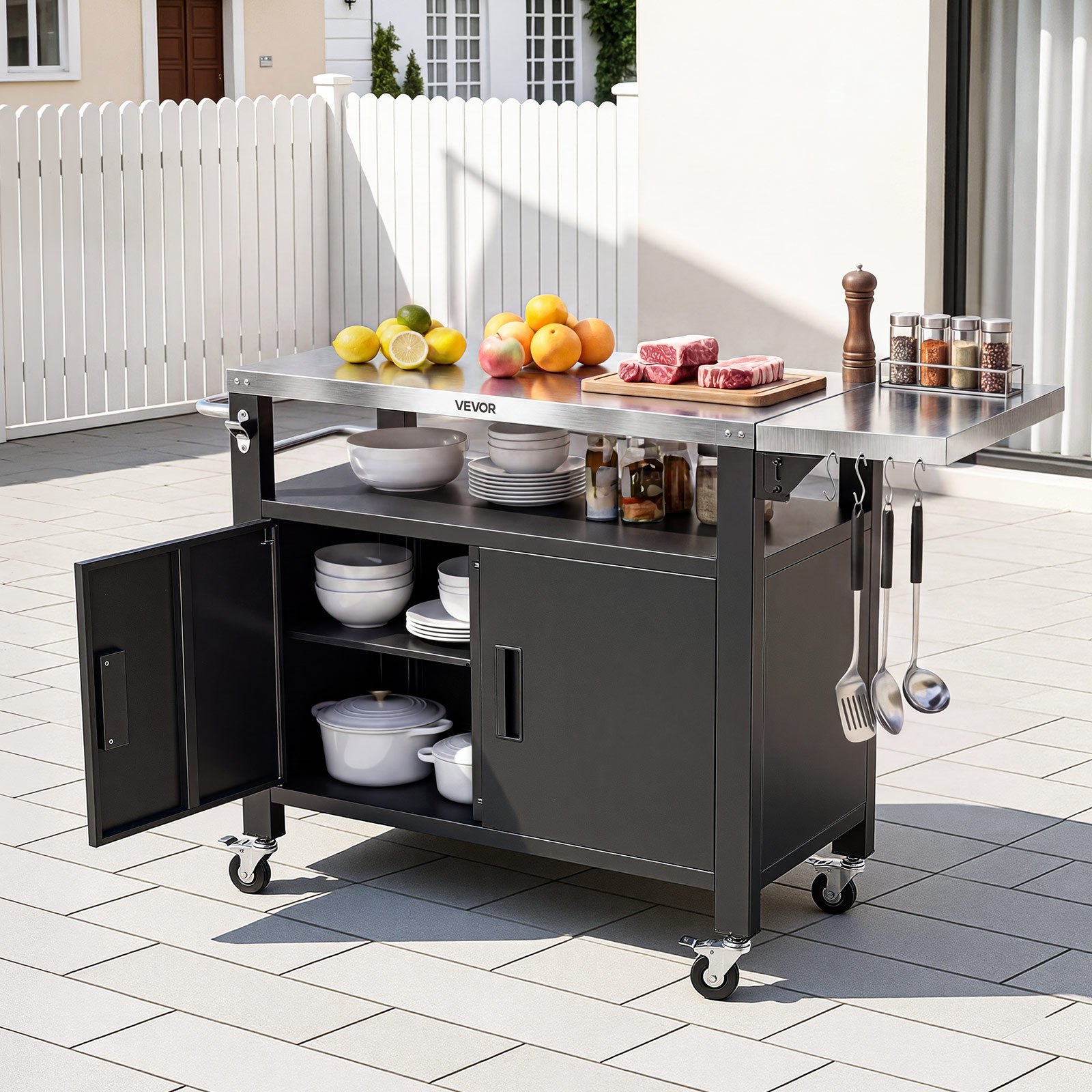VEVOR Mesa de Barbacoa 140 x 46 x 90,2 cm Tablero de Acero Inoxidable, Carrito de Cocina con Ruedas, Con Armario de Almacenamiento, Con Toallero, Con Especiero, Para Jardín, Bar, Zona de Barbacoa