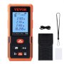 Medidor láser VEVOR con pantalla digital, estuche de transporte, cable USB, correa y tarjeta blanca.