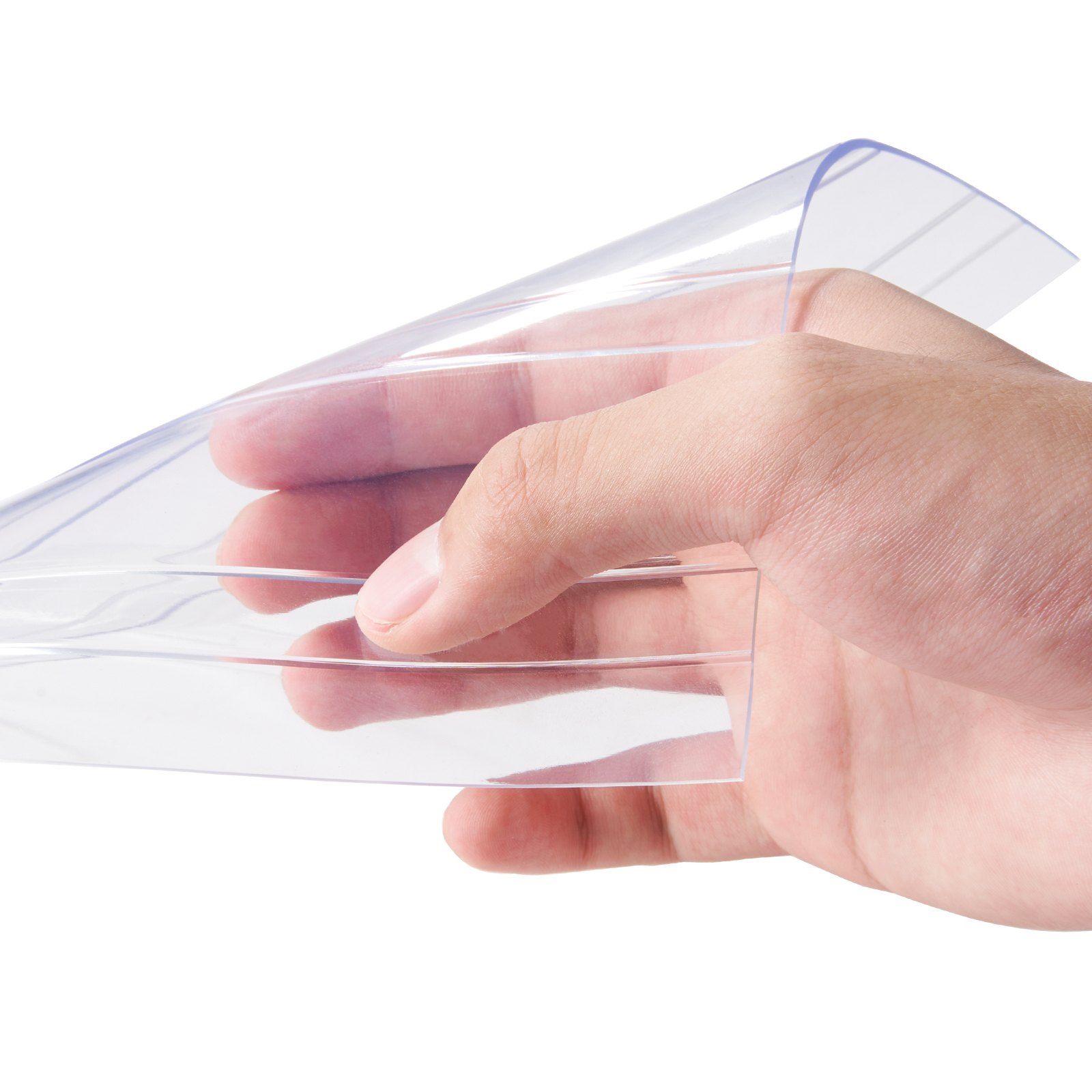 Mano sosteniendo material de cortina de tira VEVOR transparente, mostrando flexibilidad y claridad.