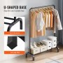 Perchero VEVOR con base en forma de U, para colgar vestidos, zapatos y cajas de almacenamiento sobre suelo de madera y habitación ordenada.
