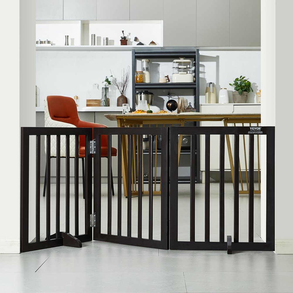 VEVOR Puerta Independiente para Perros, 1530 x 245 x 610 mm, Puerta Plegable de 3 Paneles para Pasillos Anchos y Estrechos, Barrera Expandible para Perros con Soporte Silencioso para Pies, Marrón