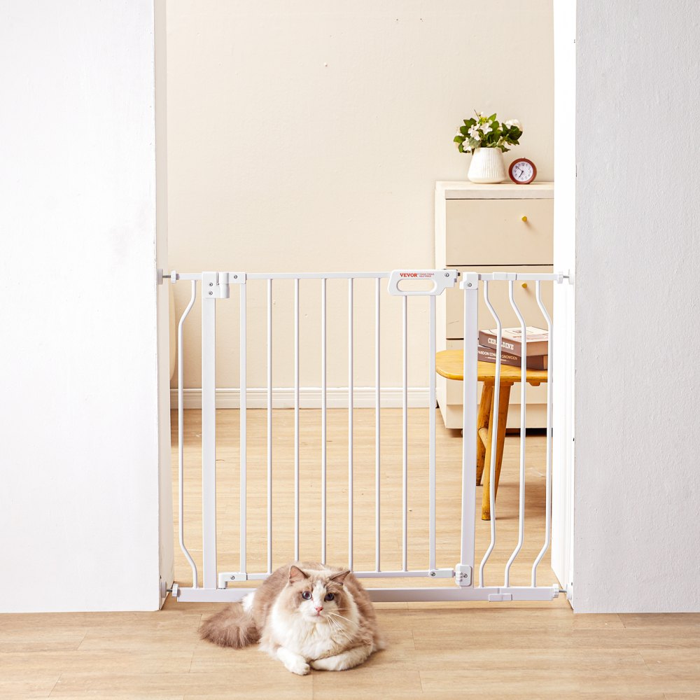 Puerta para bebés VEVOR blanca con barras verticales y sistema de cierre.