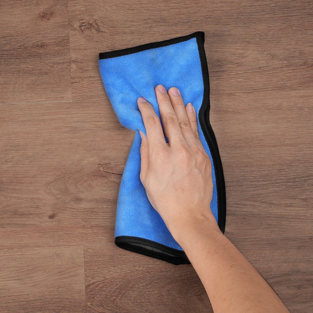 VEVOR Baldosas de Vinilo Entrelazadas 1220 X 185 mm, 10 Baldosas de 5,5 mm de Grosor Se Encajan, Pisos de Bricolaje de Veta de Madera de Color Marrón Profundo para Cocina, Comedor, Dormitorios y Baños