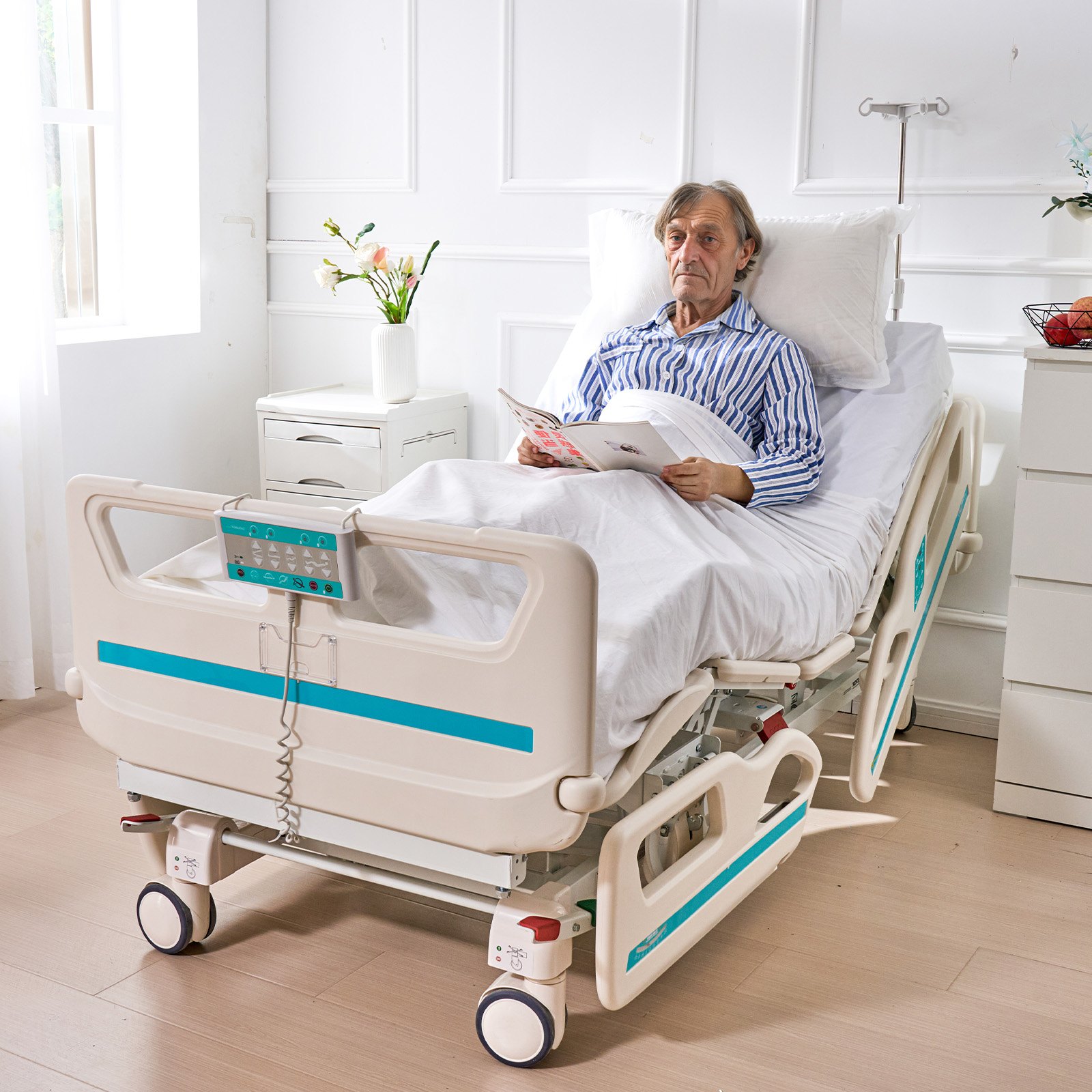Cama de hospital eléctrica de 5 funciones de primera calidad de VEVOR, cama médica eléctrica para UCI con posición de silla cardíaca, Trendelenburg y Trendelenburg inverso, ruedas de bloqueo de 5 pulgadas para uso en el hospital doméstico, 550 libras