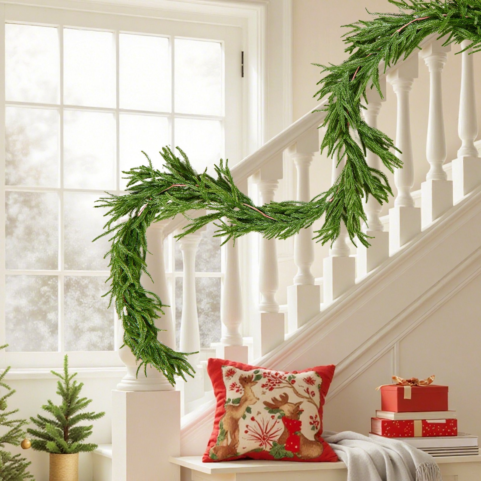 VEVOR Guirnalda Navideña de Pino Largo de 2750 mm Guirnalda Artificial de Plantas Decoración para Navidad en Interior y Exterior Ramas de Pino Corona para Escaleras, Chimeneas, Puertas, Barandillas