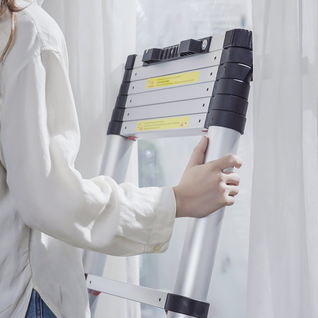 VEVOR Escalera Telescópica de Aluminio Altura de 380cm Escalera de Extensión Plegable Portátil Capacidad de 170kg con Pies Antideslizantes 1 Botón de Retracción para Reparaciones de Hogar Autocaravana