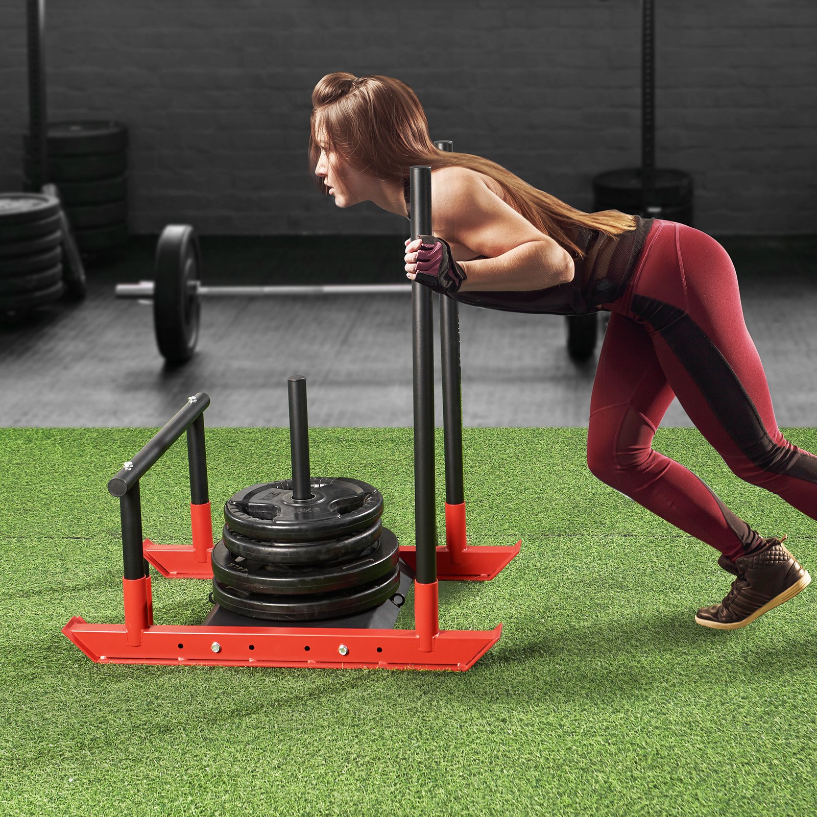 VEVOR Trineo de Potencia de Acero a Mejorar la Velocidad en Ejercicios Atléticos, Equipo de Entrenamiento con Asa y Mango en T, Compatible con Discos 25/51 mm, Rojo y Negro, 1030 x 660 x 1040 mm