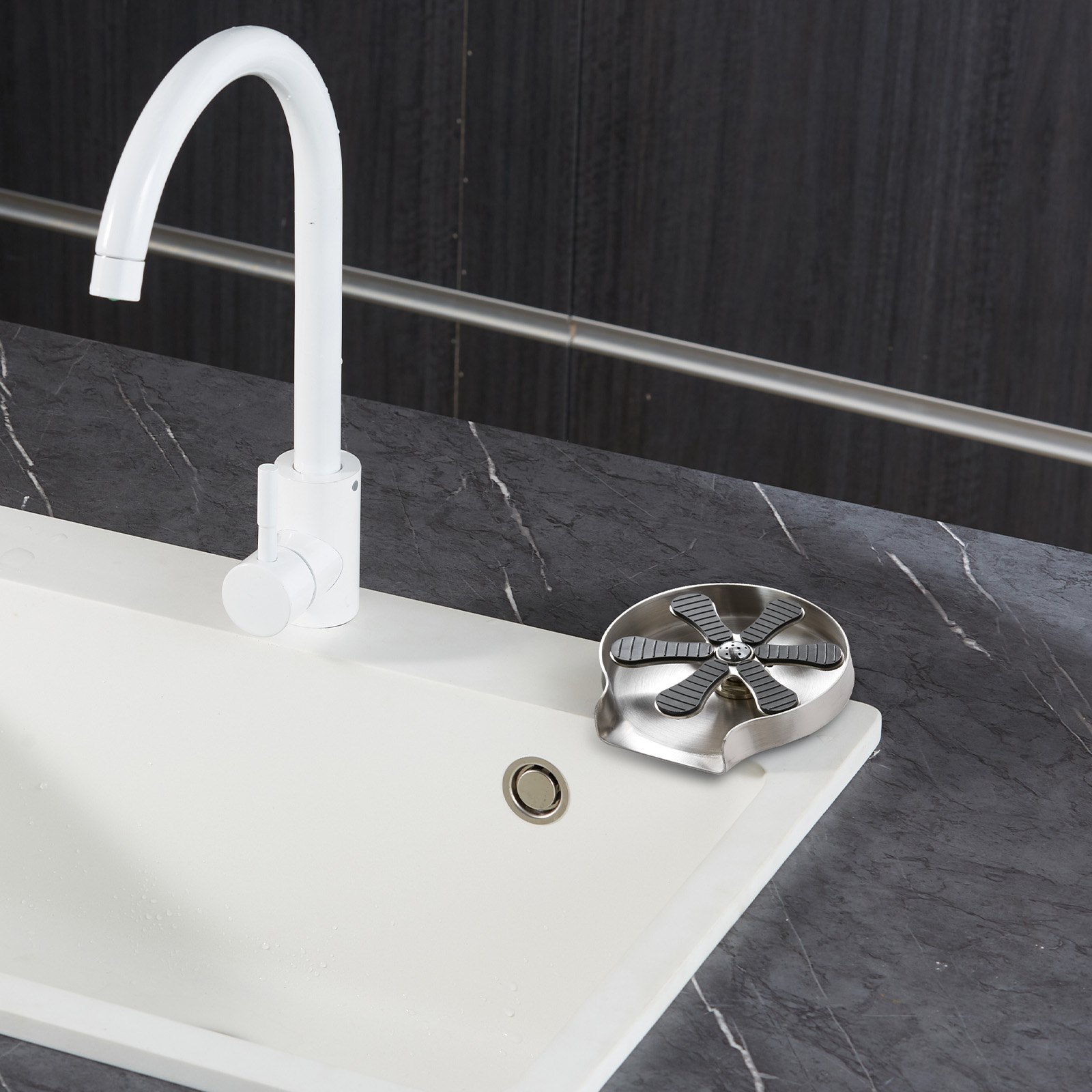VEVOR Enjuagadora de Vidrio Automática Enjuagadora de Vidrio para Fregadero de Cocina Almohadilla de Silicona de Acero Inoxidable 304 con 10 Chorros de Agua Lavadora de Vidrio con Rotación de 360°