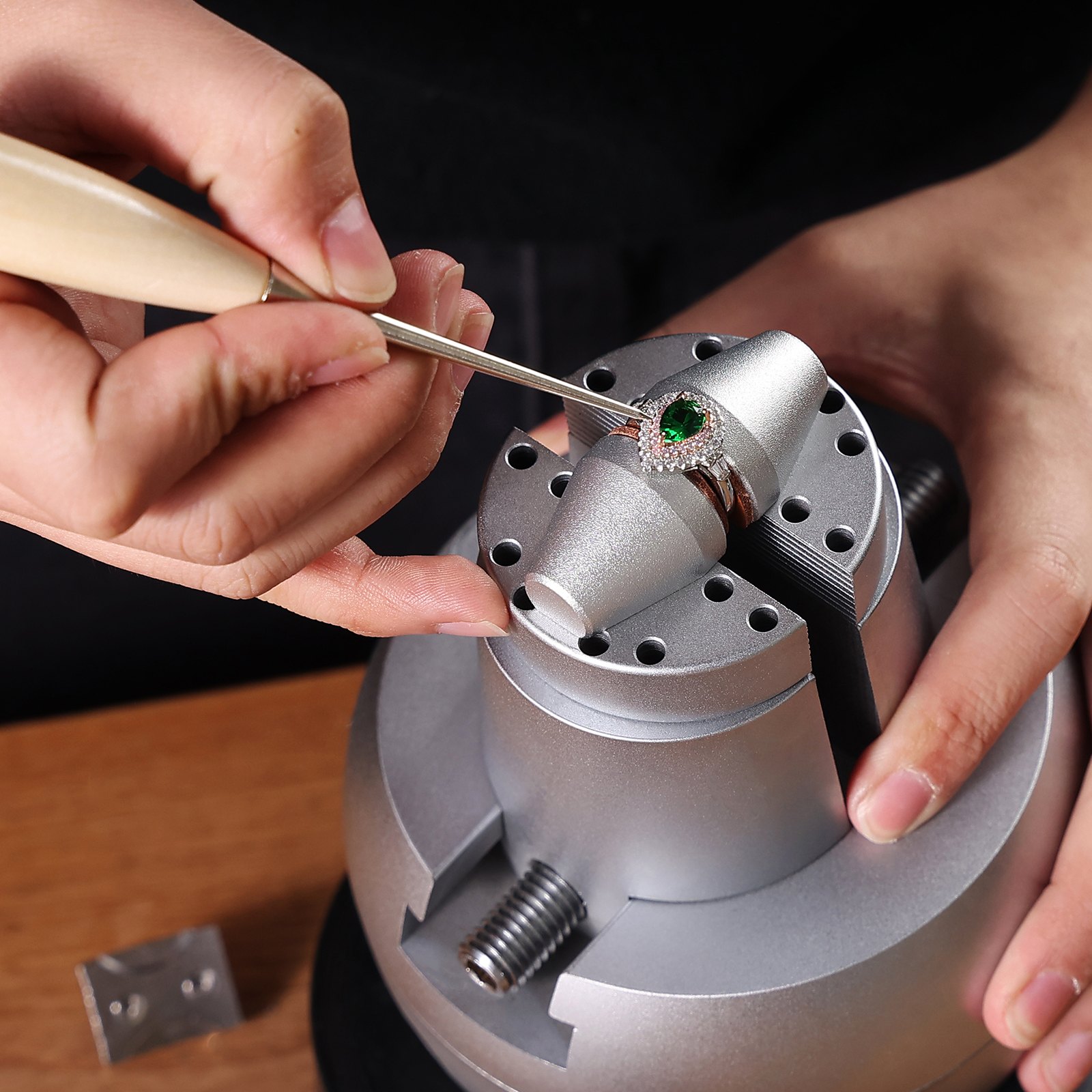 VEVOR Ball Vise, 5-Inch Engraving Setting Tool, 360° Rotating Engraving Block Vise, 35-Piece Attachment, Jewelry Engraving Block Tools, Standard Block for Gemstone Inlays and Small Engraving