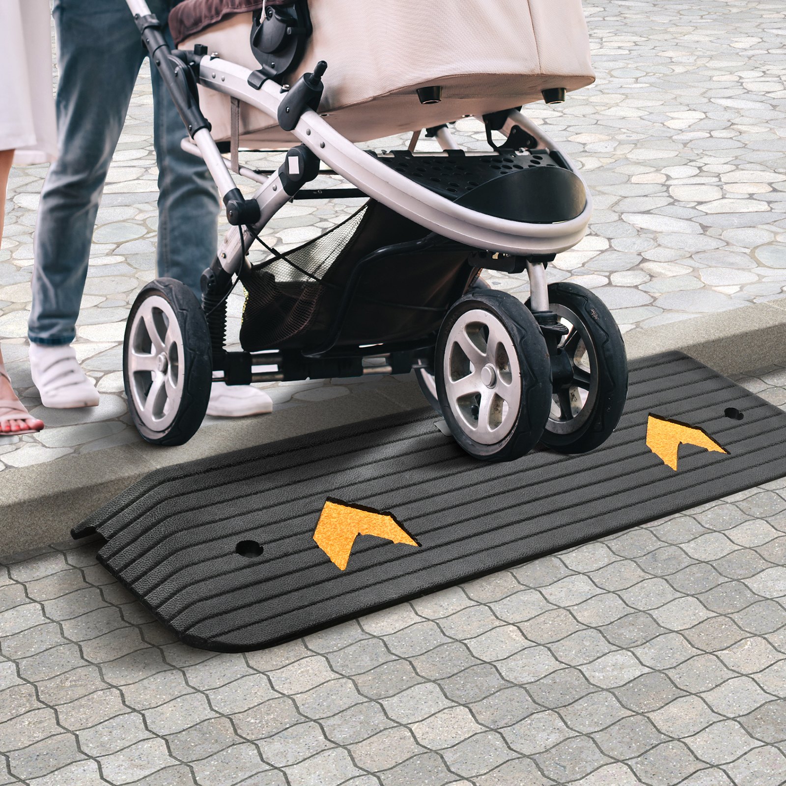 VEVOR Rampa de Goma para Acera Altura de 2,5 cm con 1 Canal Capacidad de Carga de 15 t Superficie Texturizada Antideslizante para Sillas de Ruedas Coches Scooters Muelles Garaje, 113 x 24,1 x 2,5 cm