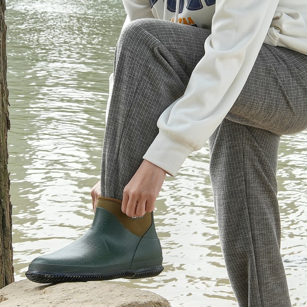 VEVOR Botas de Pesca Mujer, Impermeables, Goma Antideslizante, con Aislamiento Térmico, para Jardinería, Ligeras y Duraderas, para Fabricación y Agricultura, Talla 9 EE. UU., 315 x 115 x 160 mm