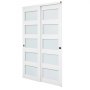 VEVOR Puerta Corrediza de Armario, para Huecos de 1219 x 2032 mm, Puerta Doble de 5 Paneles de Vidrio Esmerilado con Kit de Herrajes, Madera Maciza y MDF, Superficie de PVC Impermeable, Blanco