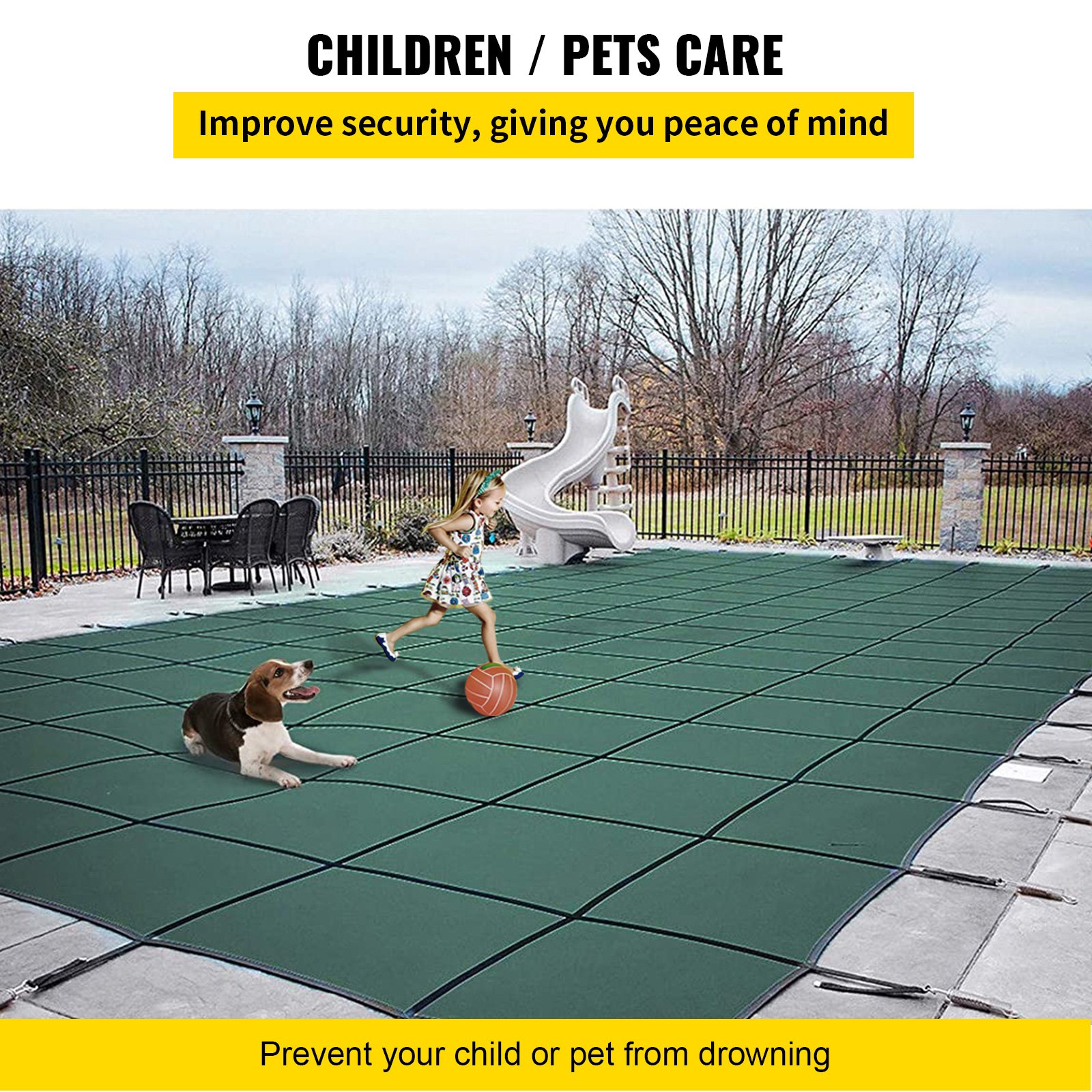 Cubierta de seguridad para piscina VEVOR con niño y perro jugando, ofreciendo seguridad y tranquilidad.