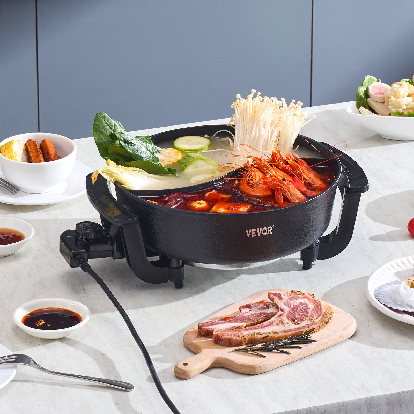 VEVOR Electric Hot Pot 1360 W 5 L Shabu-Shabu Pot with Two Flavors, Non-Stick Electric Stove with Divider, Clear Glass Lid, Temperature Control, Hot Pot for 6-10 People