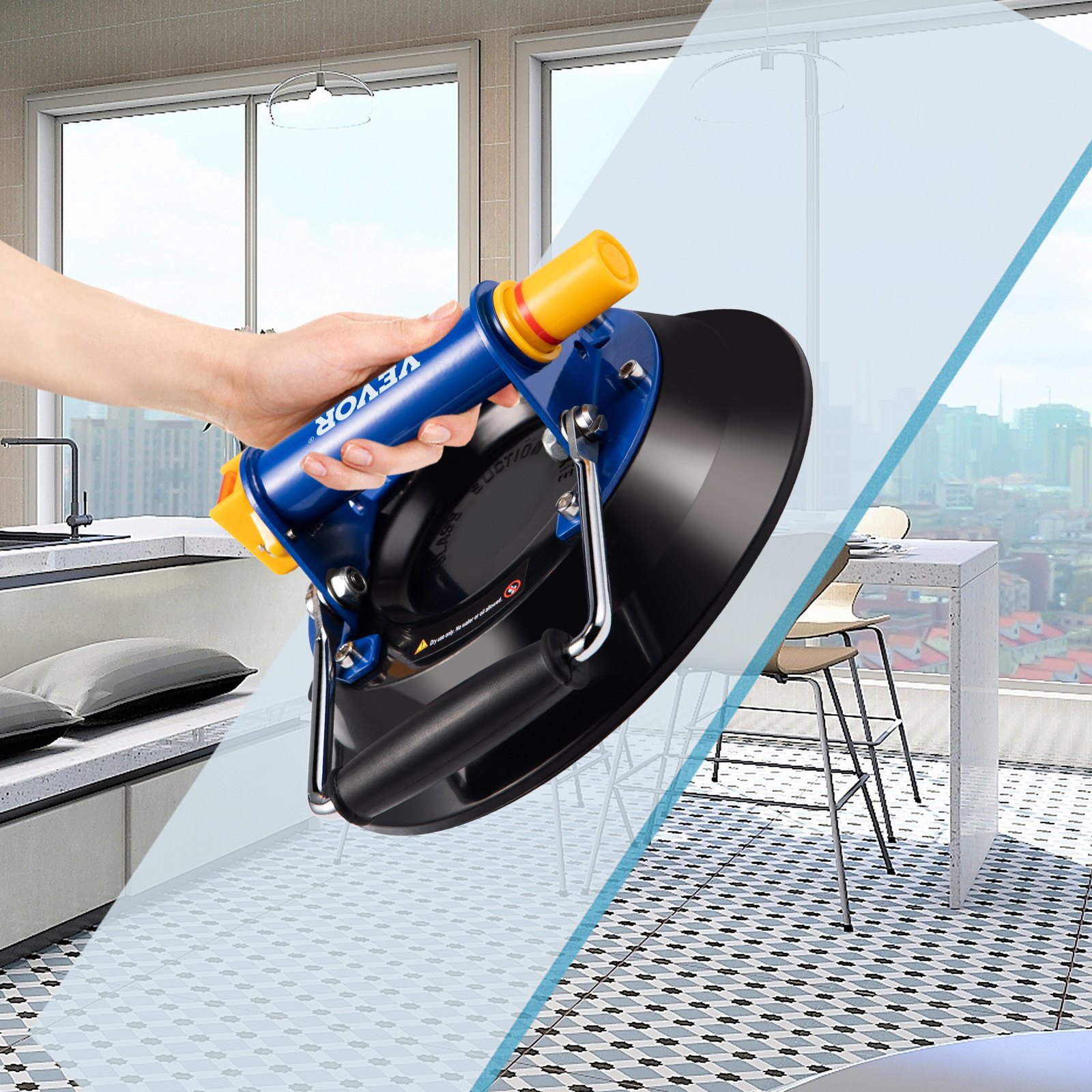 Mano usando ventosa elevadora de vidrio VEVOR en cocina moderna con vista a la ciudad.