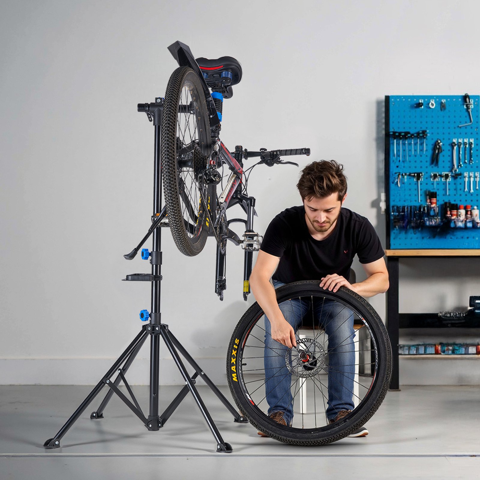 VEVOR Soporte de Reparación de Bicicletas, Resistente, 30 kg, con Altura Ajustable 83 a 147 cm y Bandeja Magnética para Herramientas, para Bicicletas de Montaña y Carretera, 955 x 940 x 1505 mm