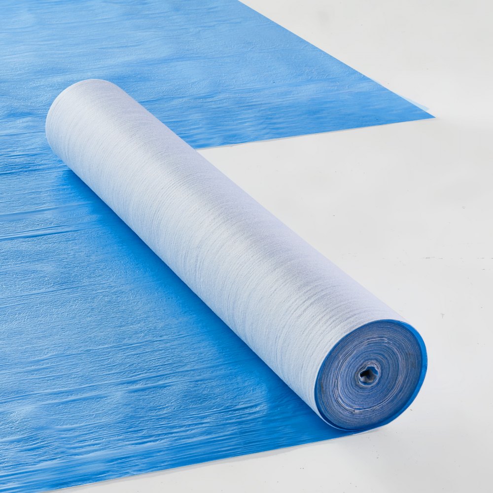 rouleau bleu de film de protection de tapis VEVOR partiellement déroulé sur une surface blanche.