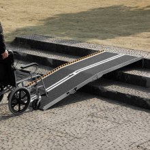 VEVOR Rampe pour fauteuil roulant, capacité 363 kg, rampe de seuil pliante portative en aluminium antidérapant 243,84 cm pour scooter, personnes handicapés, marches, maison, escaliers, portes, bordure