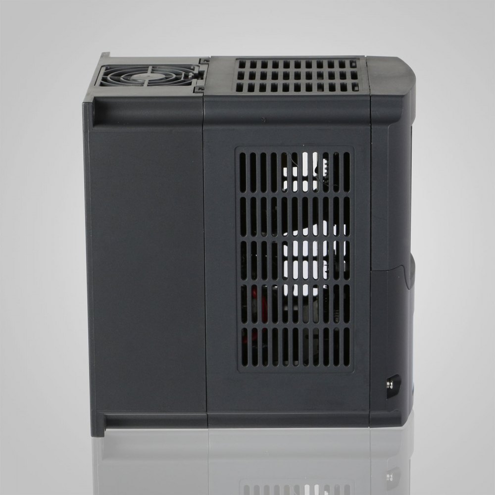 VEVOR 4KW ER25 Air-cooled motor, 220 V / 300 Hz, 1-18000 rpm with 4KW frequency converter 208-240VAC, 220 V inverter, 3-phase VFD, display with status indicator lamp, operating temperature -10-40 ℃