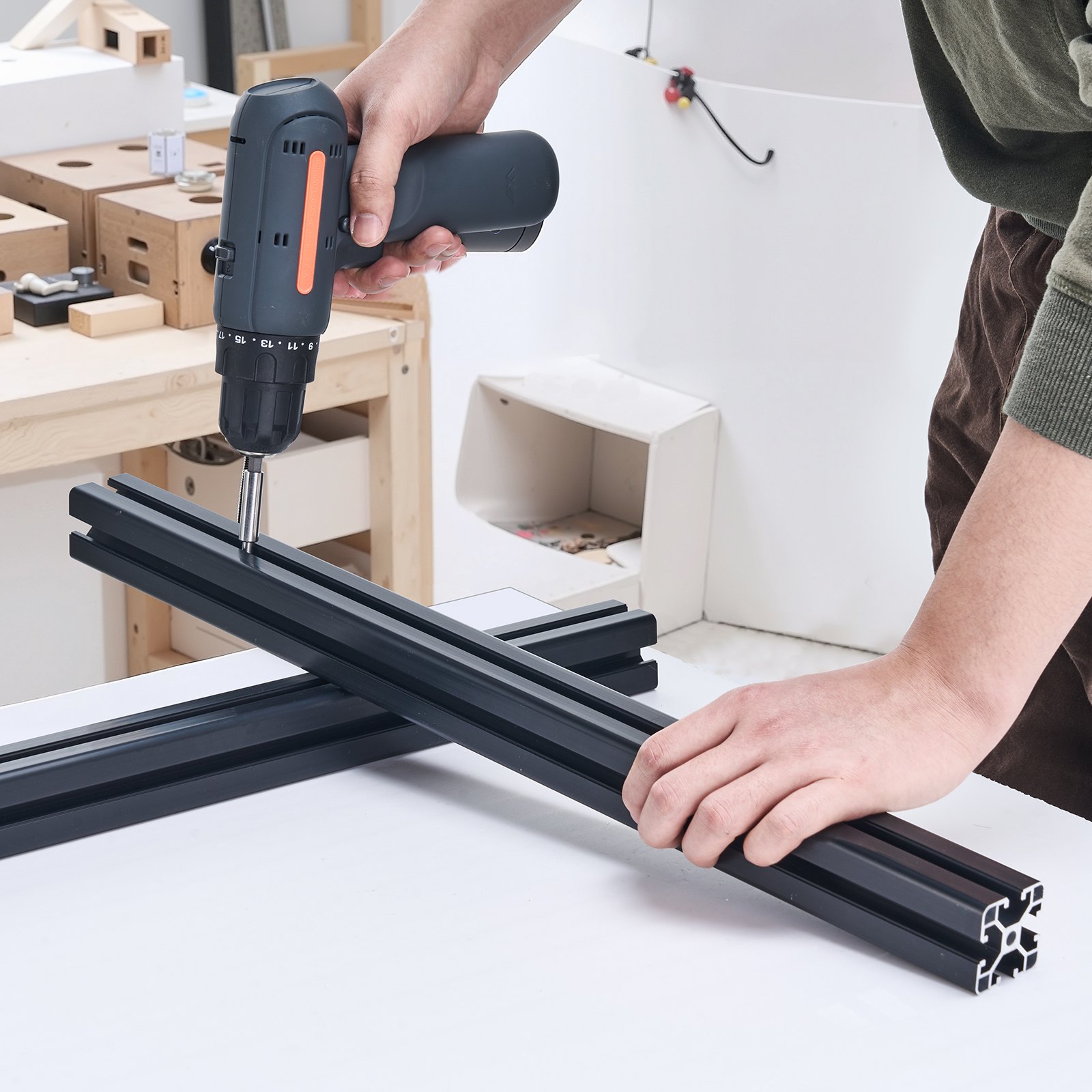 VEVOR 4 Pezzi 4040 Guida Lineare con Scanalatura a T, Realizzate in Lega di Alluminio, Guida Lineare Anodizzata Estruso ad Alta Resistenza per Stampante, Incisione Laser, Nero 600 mm