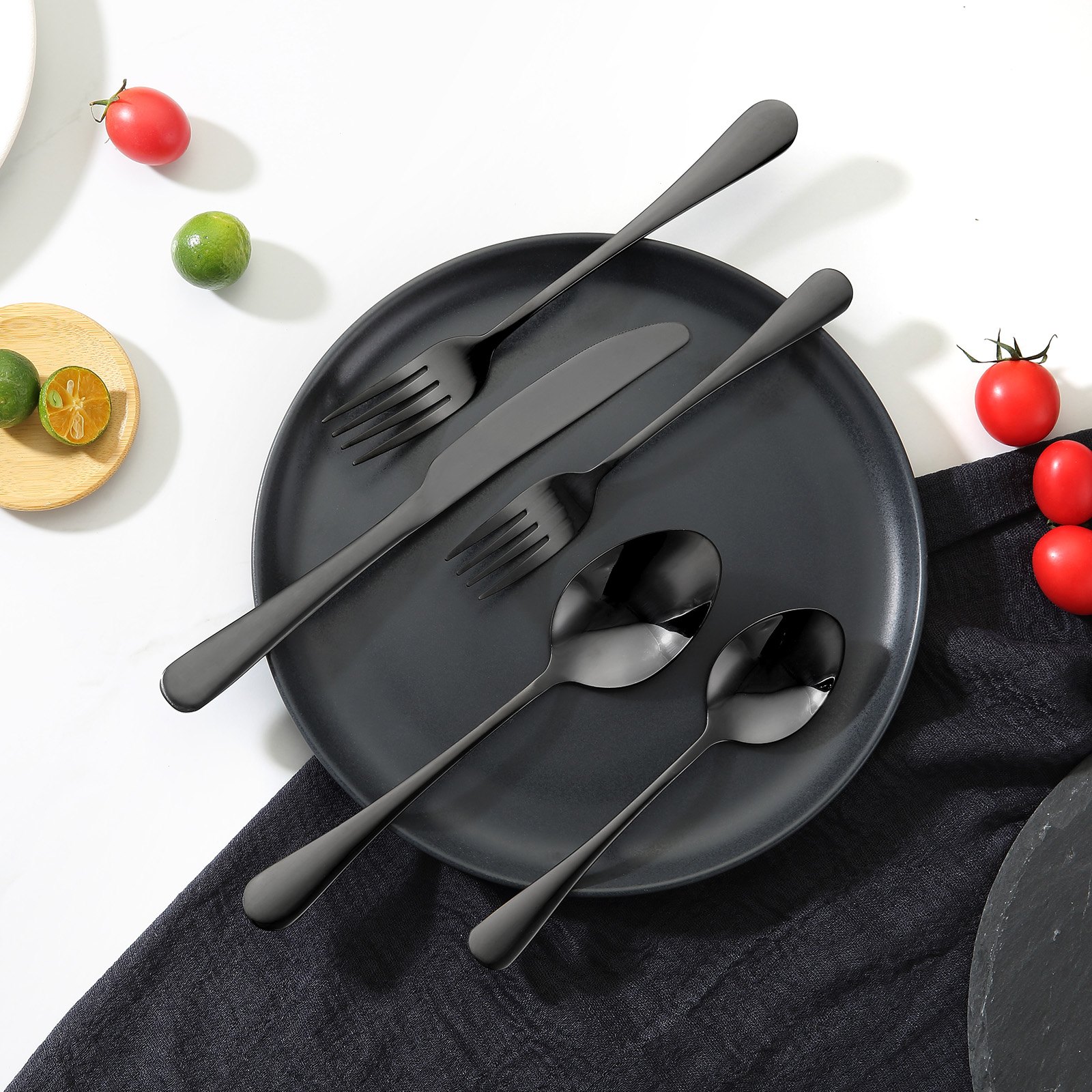 VEVOR Set di Posate in Acciaio Inossidabile per Uso Alimentare, Set Posate Altamente Lucide, Stoviglie in Lavastoviglie, Servizio 8 Persone, Coltello Forchetta Cucchiaio 30 Pezzi in Nero