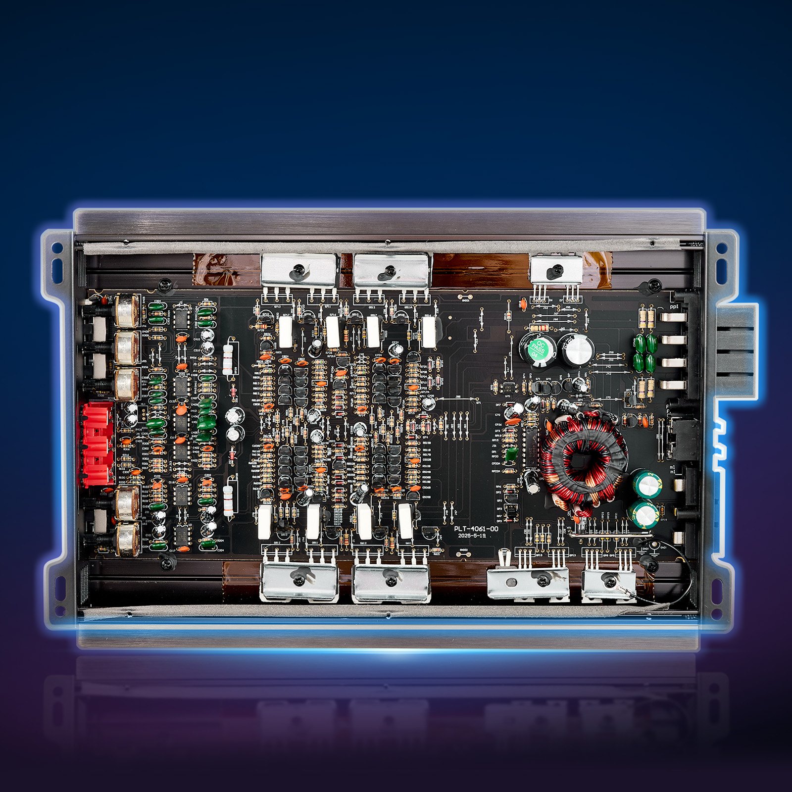 VEVOR Amplificatore Audio per Auto a 4 Canali di Potenza a Ponte Classe AB max. 4x200 W a 4 Ohm/4x400 W a 2Ohm, Amplificatore Audio Multicanale per SUP Pick-Up Tensione Nominale 14,4V CC