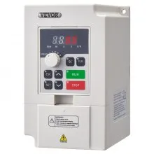 VEVOR Azionamento a Frequenza Variabile VFD 4HP 3KW 14A Ingresso Monofase/Trifase CA 0-220V Ingresso 50/60Hz, Frequenza Variabile Uscita 0-2000Hz VFD per Controllo Velocità Motore Mandrino