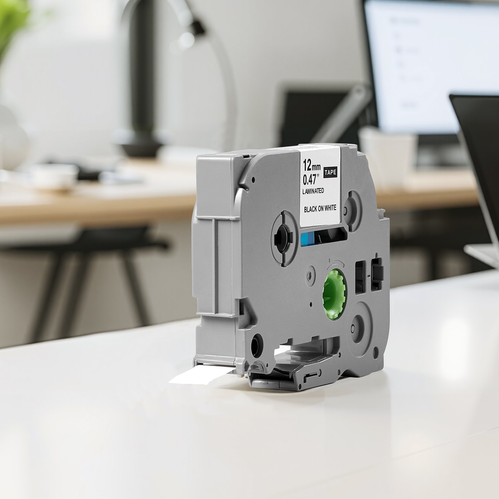 VEVOR Nastro per Etichette, 4 Pezzi, Ricariche per Etichettatrice Nero su Bianco 12 mm, per Vari Tipi di Brother P-Touch, Resistenti e di Lunga Durata, Sostitutive per Letra Tag TZe-231