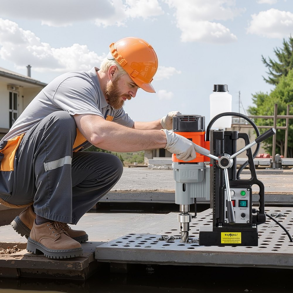 VEVOR Trapano Magnetico 1550 W, Diametro di Foratura 60 mm, Potenza 13000 N Corsa max. 200 mm con Cono Morse Velocità Regolabile, Trapano a Colonna per Superfici Metalliche, Fai-da-te