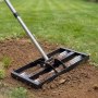 VEVOR Livellatore con Rullo per Prato, Rastrello Livellatore in Acciaio Inox 43 x 25 cm con Manico Regolabile, per Ordine e Livellamento di Terreni Fattorie Compost Prati Giardini e Campi da Golf