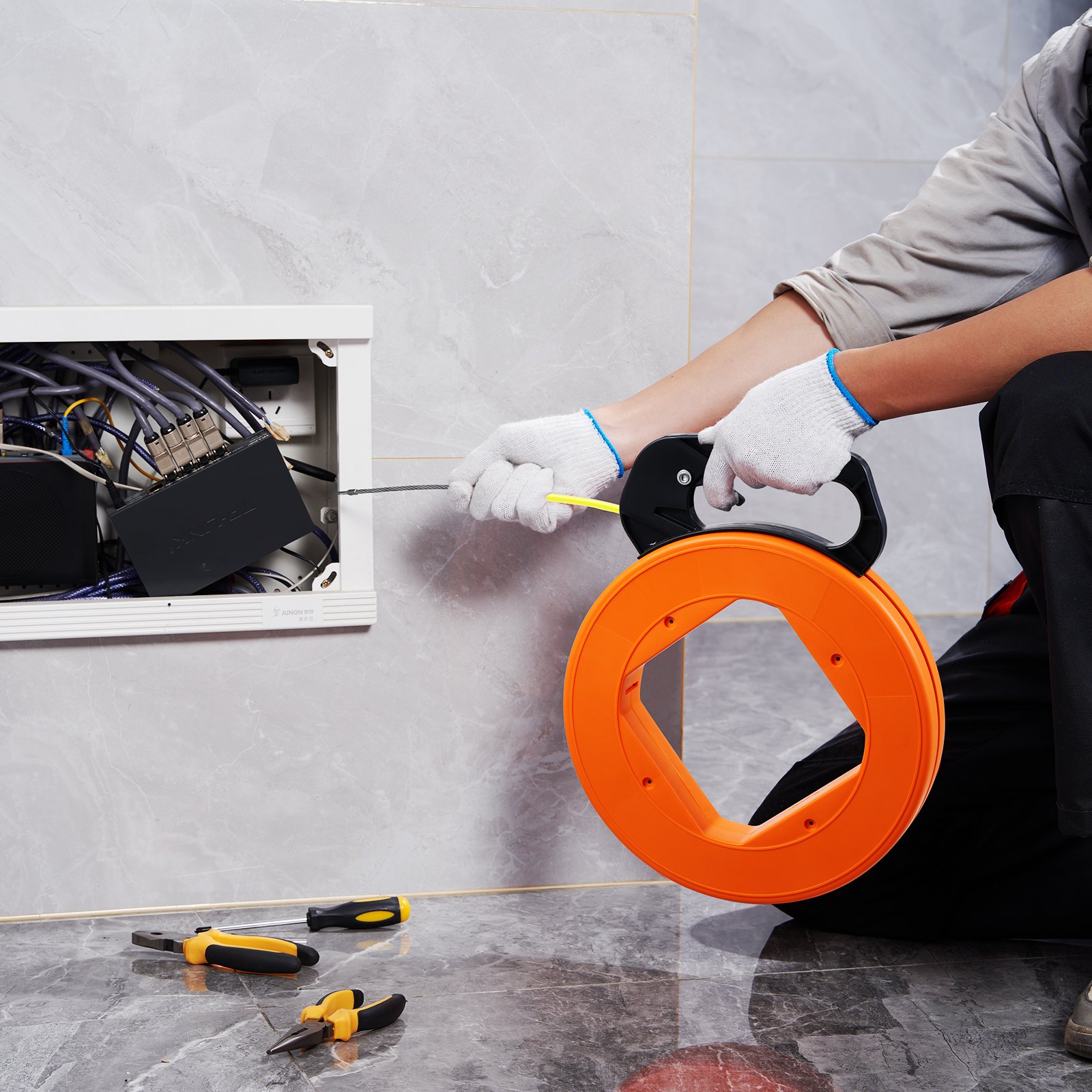 VEVOR Estrattore di Cavi in Fibra di Vetro 30,5 m Strumento di Estrazione Cavi, Diametro del Nastro di Pesce 1,58 mm con Alloggiamento e Maniglia Ottimizzati, per Condotti Elettrici, Non Conduttivi