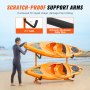 Supporto per kayak VEVOR su una spiaggia, contenente due kayak arancioni con bracci di supporto antigraffio.