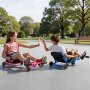VEVOR Auto Cavalcabile Oscillante per Bambini Portata 68 kg Guida a Zig-Zag, Lunghezza Regolabile su 3 Livelli, Leva del Freno e Ruote Luminose, per Bambini dai 4 Anni, Uso Interno ed Esterno, Blu